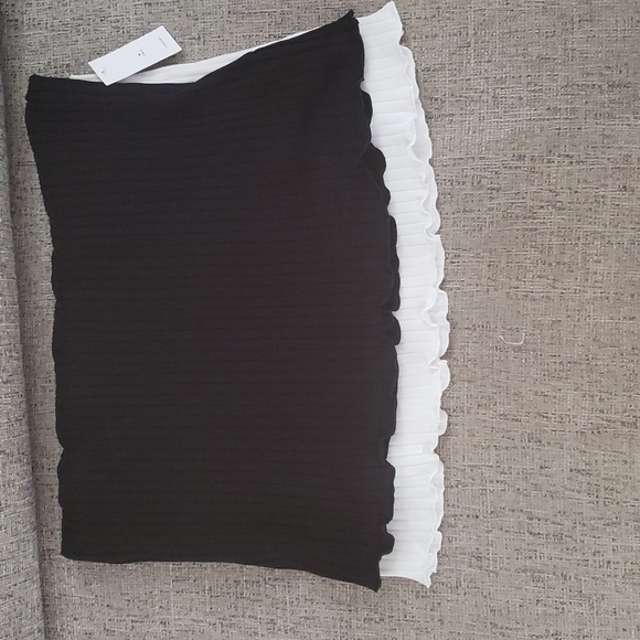 2 Old Navy Ribbed Tank - Picture 8 of 8